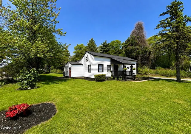 Homes for sale in Niskayuna, NY | 905 Balltown Rd, Niskayuna, NY 12309 | MLS# 202617276