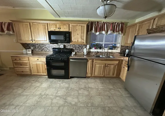 3rd image of 1816 4Th Ave, Watervliet, NY 12189 | MLS# 202617340