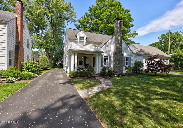 Homes for sale in Niskayuna, NY | 1377 Clifton Park Rd, Niskayuna, NY 12309 | MLS# 202618599