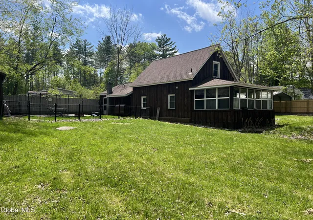 Photo 3 of Single family home for sale at 1016 County Hwy 138, Broadalbin, NY 12025 | MLS# 202617447 | Listing updated on 2026-09-14