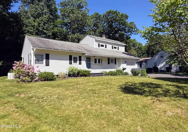 Homes for sale in Glenville, NY | 132 Birch Ln, Glenville, NY 12302 | MLS# 202619171