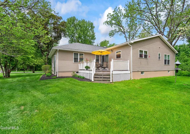 4th image of 17 North St, Bethlehem, NY 12054 | MLS# 202618092