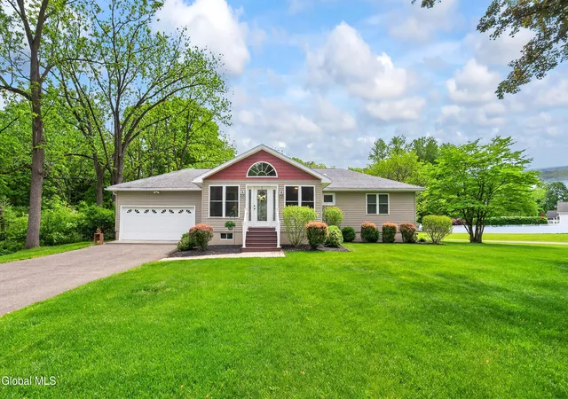 53rd image of 17 North St, Bethlehem, NY 12054 | MLS# 202618092