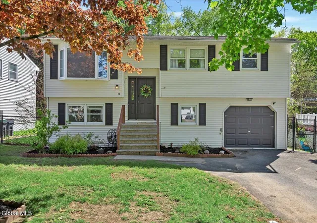 2nd image of 19 James Ln, Troy, NY 12182 | MLS# 202618207
