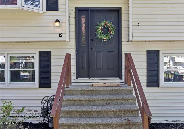 5th image of 19 James Ln, Troy, NY 12182 | MLS# 202618207