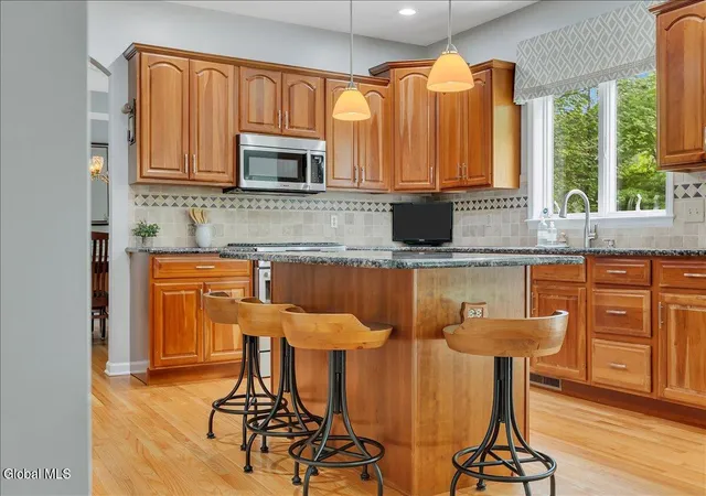 5th image of 11 Brookhaven Ln, East Greenbush, NY 12061 | MLS# 202618016