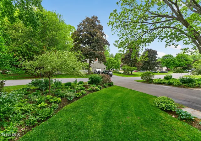 49th image of 36 Carriage Rd, Delmar, NY 12054 | MLS# 202618972