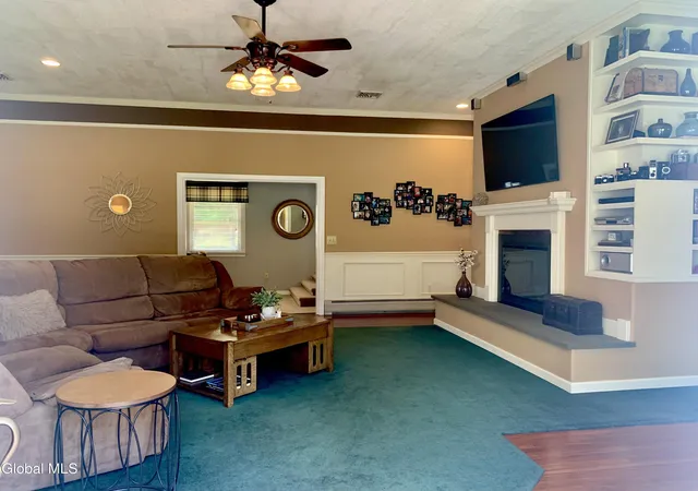 4th image of 15 Algonquin Dr, Queensbury, NY 12804 | MLS# 202619827