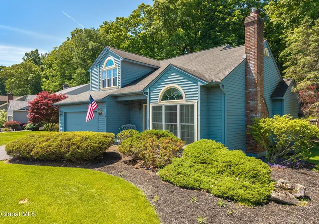 Photo 3 of Sale Pending at 26 Upper Wedgewood Ln, Voorheesville, NY 12186 | MLS# 202619939 | Listing updated on 2026-08-17