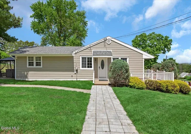 4th image of 15 Youngs Pl, Latham, NY 12110 | MLS# 202618504