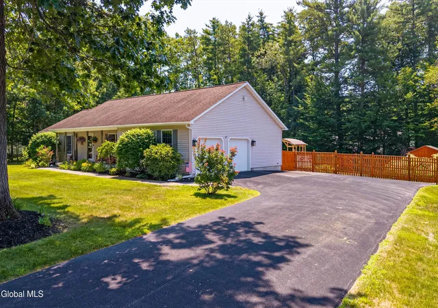4th image of 10 Snowberry Ln, Wilton, NY 12831 | MLS# 202621434