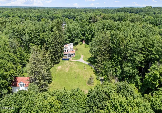 4th image of 29 Mullens Rd, Bethlehem, NY 12159 | MLS# 202621582