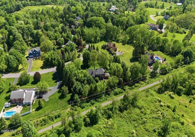 4th image of 2231 Hunt Club Dr, Schodack, NY 12033 | MLS# 202618771