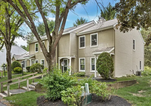 2nd image of 6 Wilton Ct, Halfmoon, NY 12065 | MLS# 202620846