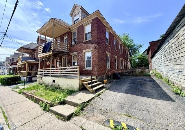 3rd image of 31 Elk St, Amsterdam, NY 12010 | MLS# 202618064