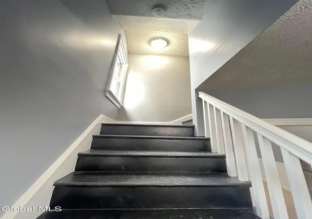 Photo 4 of Single family home for sale at 17 Winthrop Ave, Albany, NY 12203 | MLS# 202618114 | Listing updated on 2026-08-03