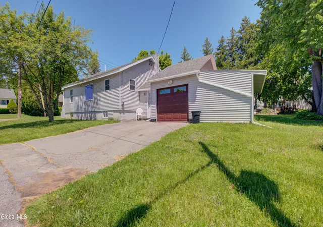 4th image of 261 Church St, Amsterdam, NY 12010 | MLS# 202618075