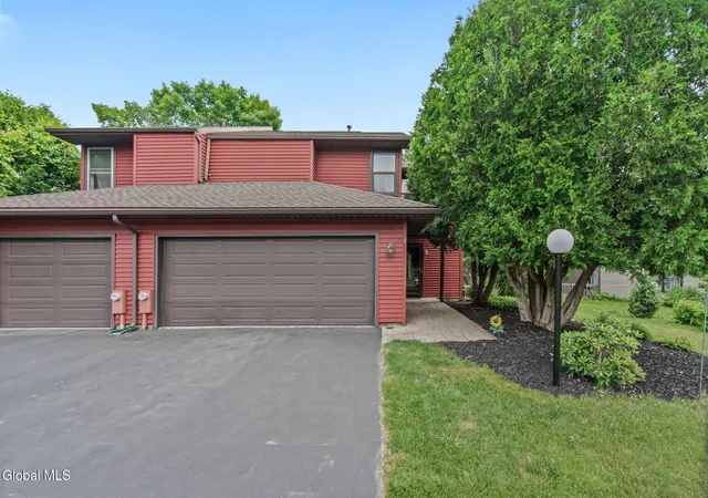 1st image of 4 Oxford Rd, Bethlehem, NY 12159 | MLS# 202619545