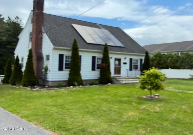 2nd image of 1996 Helderberg Ave, Rotterdam, NY 12306 | MLS# 202618144