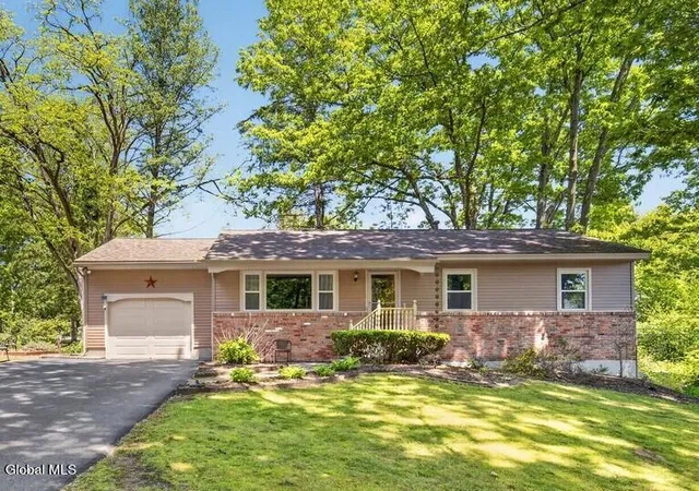 Homes for sale in Niskayuna, NY | 798 Westmoreland Dr, Niskayuna, NY 12309 | MLS# 202618250