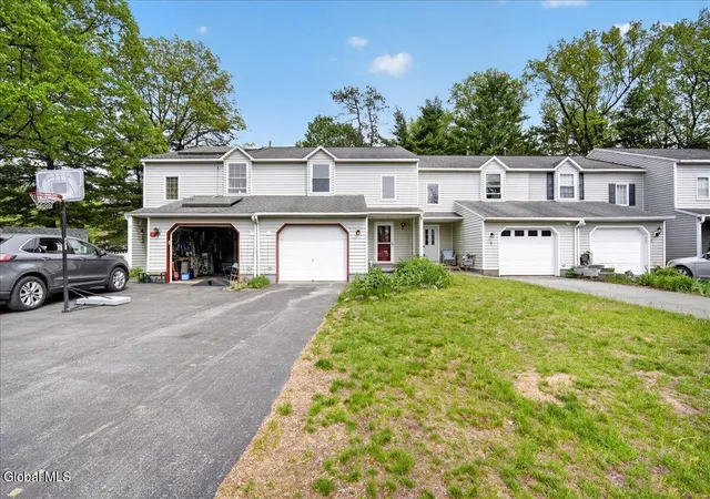 Homes for sale in Ballston Spa, NY | 10 Deer Run Dr, Ballston Spa, NY 12020 | MLS# 202618213