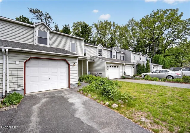 Homes for sale in Ballston Spa, NY | 10 Deer Run Dr, Ballston Spa, NY 12020 | MLS# 202618213