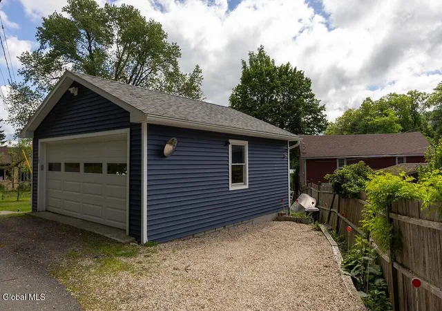 Homes for sale in Kinderhook, NY | 90 W Shore Dr, Kinderhook, NY 12184 | MLS# 202618593