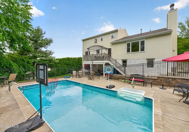 Photo 4 of Sale Pending at 19 Debbie Marie Ct, Schenectady, NY 12309 | MLS# 202619138 | Listing updated on 2026-09-17