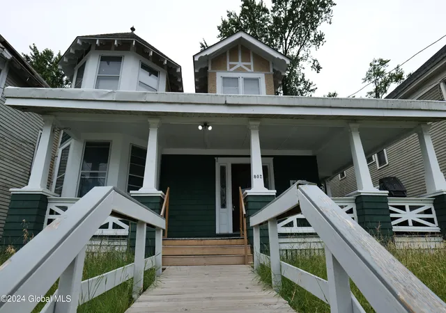 Photo 2 of Sale Pending at 802 Myrtle Ave, Albany, NY 12208 | MLS# 202618803 | Listing updated on 2026-08-31