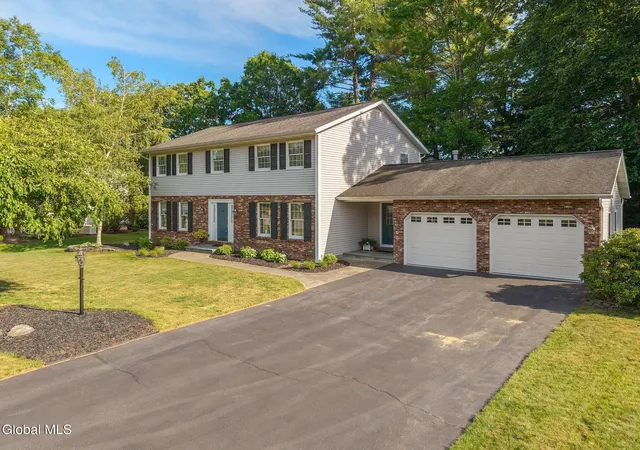 2nd image of 3061 New Williamsburg Dr, Schenectady, NY 12303 | MLS# 202618994