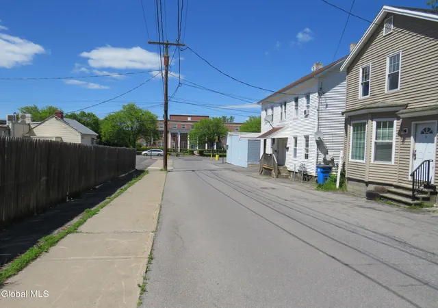 Photo 3 of Single family home for sale at 12 Glebe St, Johnstown, NY 12095 | MLS# 202618456 | Listing updated on 2026-08-26