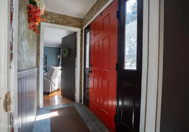 3rd image of 1159 Stacie Ln, Rotterdam, NY 12150 | MLS# 202618791