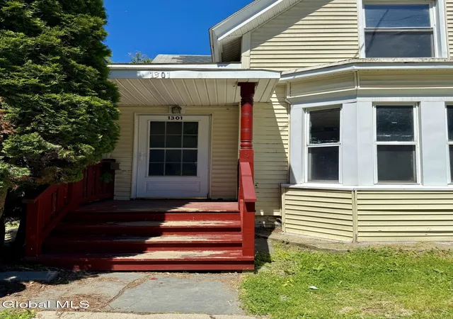 Homes for sale in Rensselaer, NY | 1301 Broadway, Rensselaer, NY 12144 | MLS# 202618924