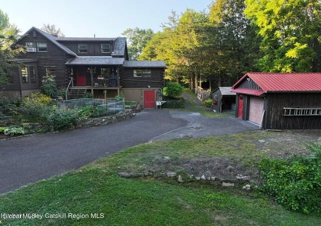 Homes for sale in Coxsackie, NY | 634 Old Plank Rd, Coxsackie, NY 12051 | MLS# 202618543