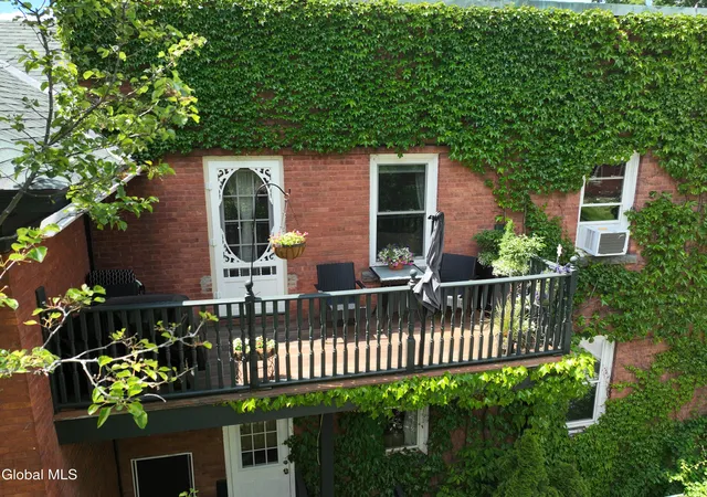 66th image of 72 Union Ave, Saratoga Springs, NY 12866 | MLS# 202618874
