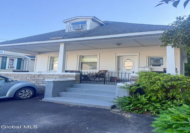 1st image of 10 Milton St, Albany, NY 12205 | MLS# 202618585