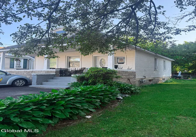 2nd image of 10 Milton St, Albany, NY 12205 | MLS# 202618585