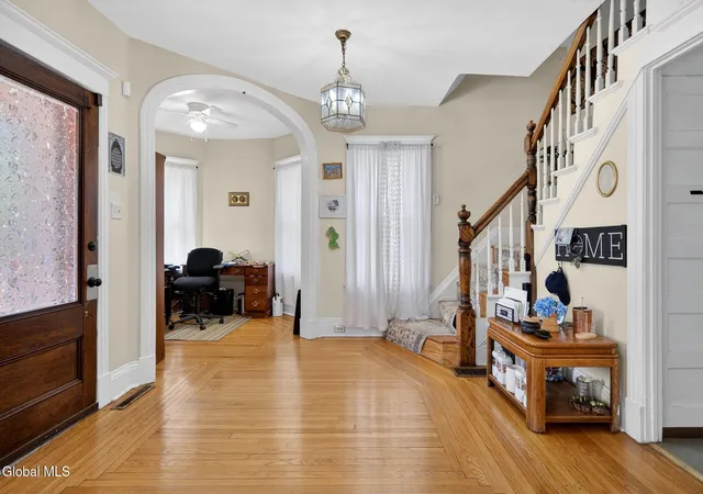 Photo 3 of Single family home for sale at 1043 Glenwood Blvd, Schenectady, NY 12308 | MLS# 202619779 | Listing updated on 2026-09-11