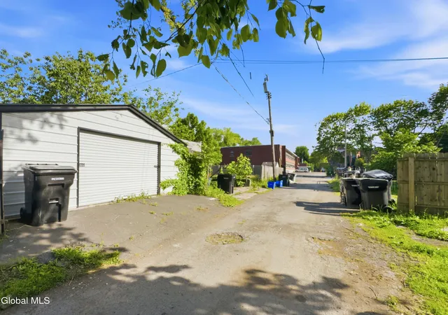 27th image of 415 4th St, Troy, NY 12180 | MLS# 202618691