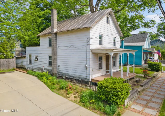 Homes for sale in Saratoga Springs, NY | 28 Warren St, Saratoga Springs, NY 12866 | MLS# 202619666