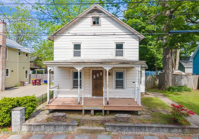 Homes for sale in Saratoga Springs, NY | 28 Warren St, Saratoga Springs, NY 12866 | MLS# 202619666