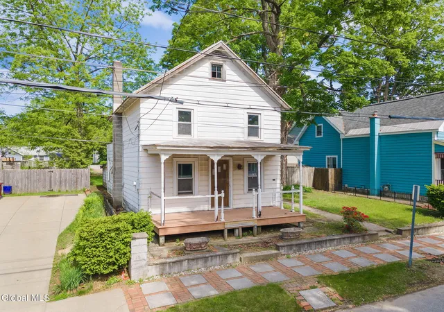 Homes for sale in Saratoga Springs, NY | 28 Warren St, Saratoga Springs, NY 12866 | MLS# 202619666