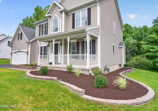 3rd image of 10 Reynolds Ct, Bethlehem, NY 12054 | MLS# 202618742