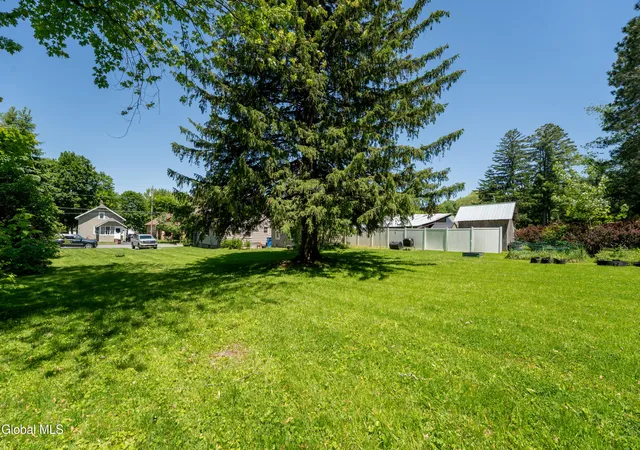 4th image of 42 Franklin St, Gloversville, NY 12078 | MLS# 202618857