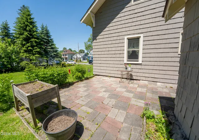 5th image of 42 Franklin St, Gloversville, NY 12078 | MLS# 202618857