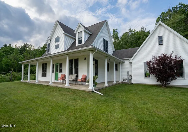 Homes for sale in Poestenkill, NY | 45 Stonebridge Wy, Poestenkill, NY 12140 | MLS# 202619838