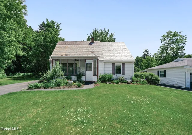Homes for sale in North Greenbush, NY | 4 W Avenue B, North Greenbush, NY 12144 | MLS# 202618740