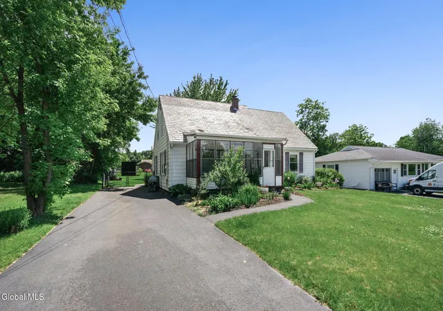 Homes for sale in North Greenbush, NY | 4 W Avenue B, North Greenbush, NY 12144 | MLS# 202618740