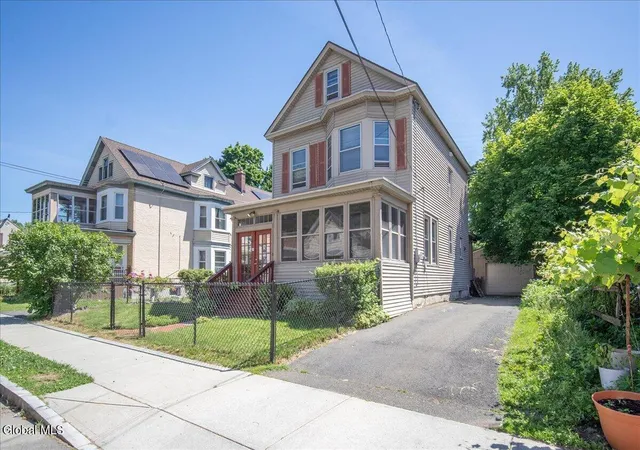 3rd image of 3 Sand St, Albany, NY 12209 | MLS# 202619226