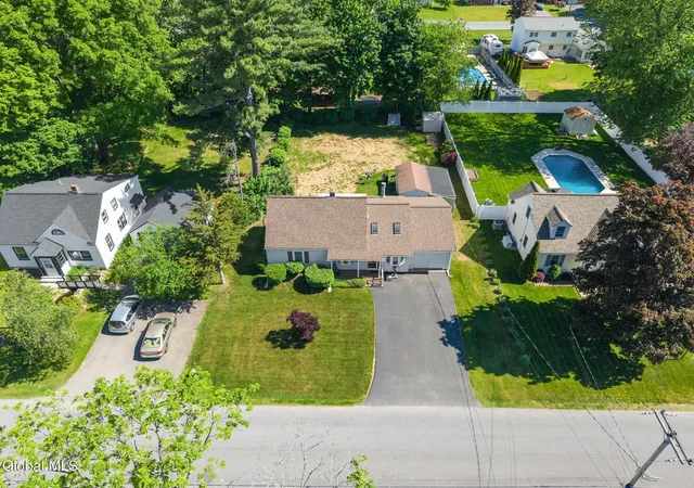 Homes for sale in Glenville, NY | 13 Saratoga Dr, Glenville, NY 12302 | MLS# 202618812